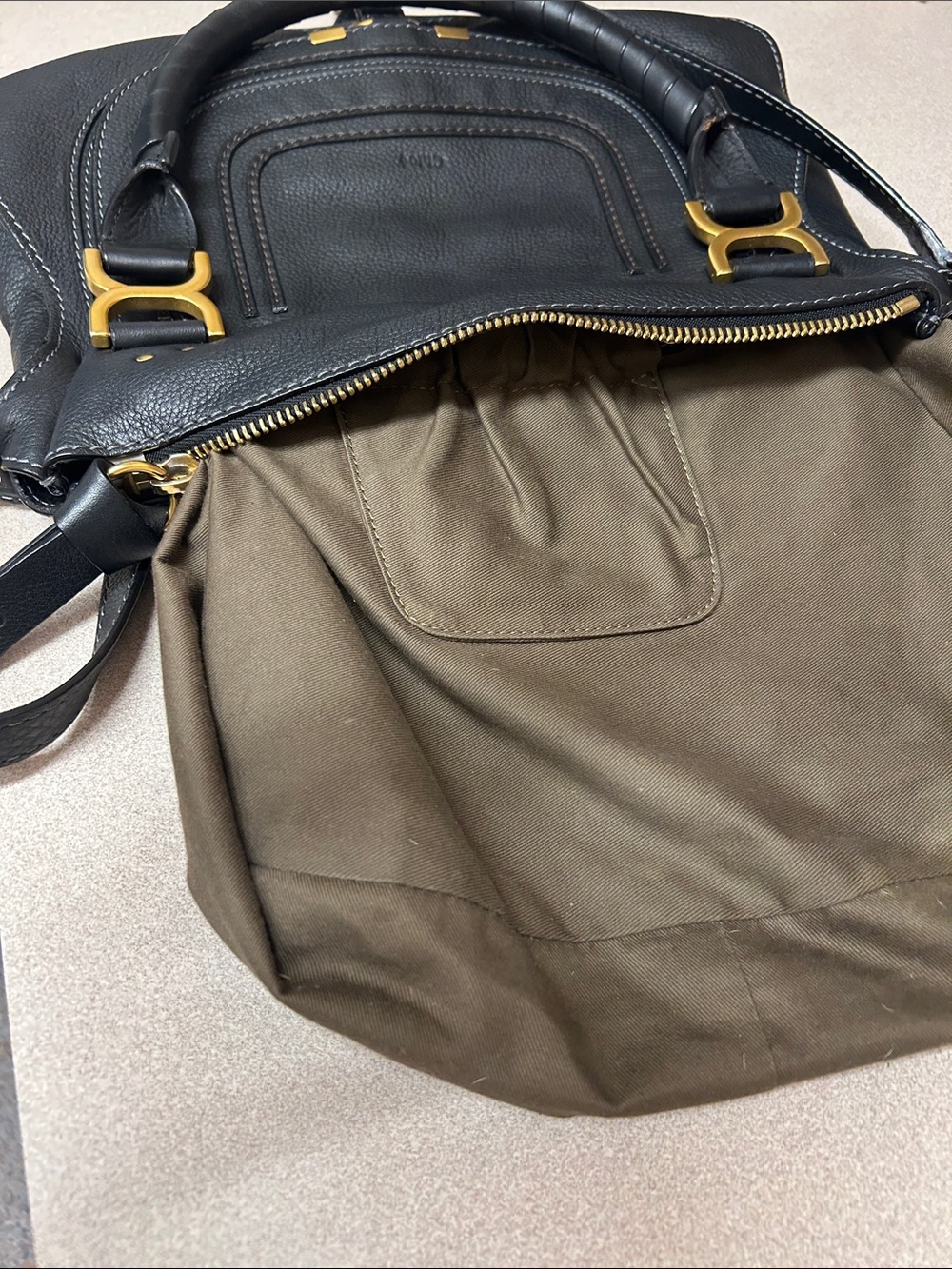 Chloé Black Leather Shoulder Bag with Gold Hardware - Picture 5 of 13